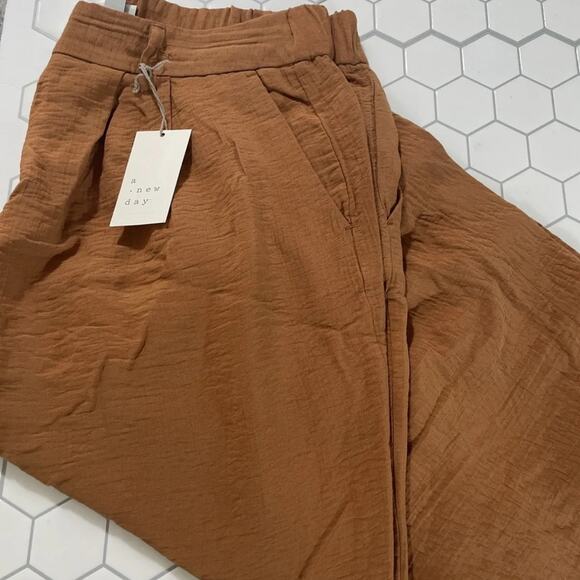 A New Day Brass Trumpet Wide Legged Dress Pant NWT size 8 high waist - Picture 3 of 5